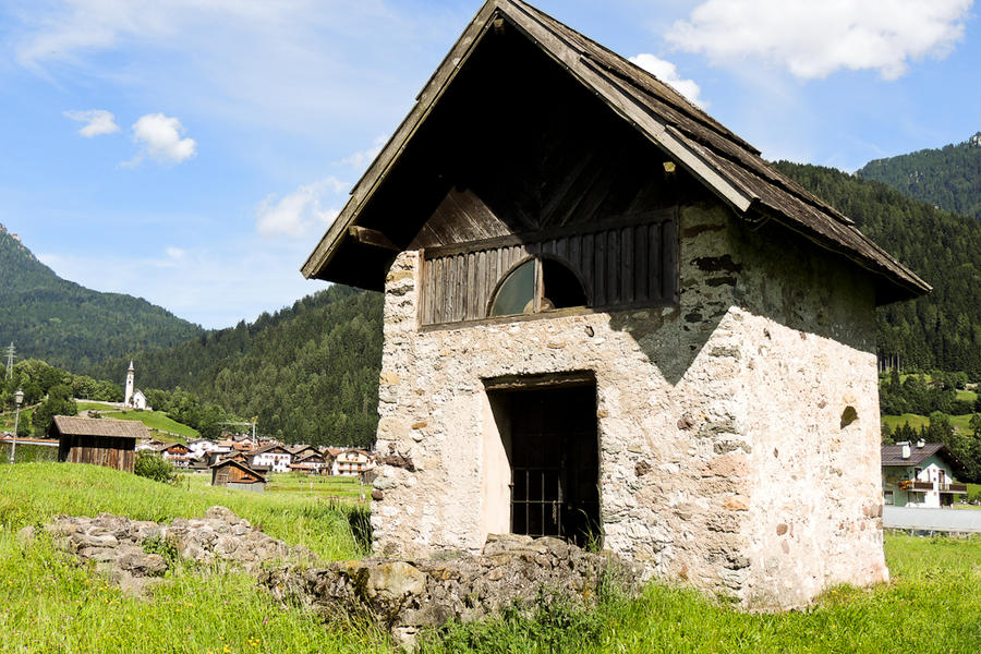 Risultati immagini per via crucis nella campagna di tonadico